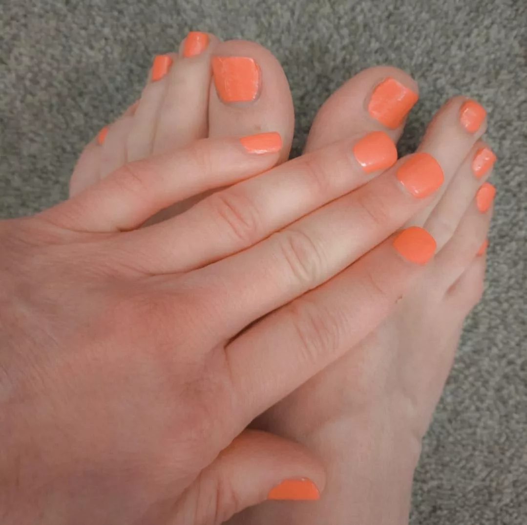 Do you like this colour on me?