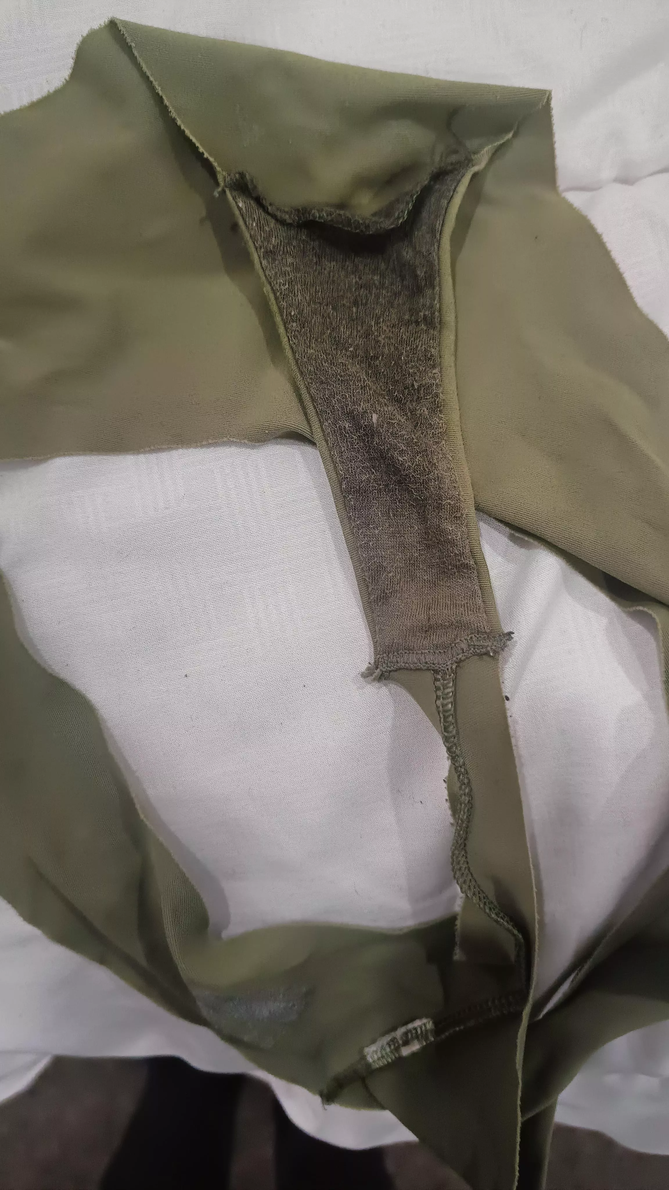 Flatmates soaked panties 💦