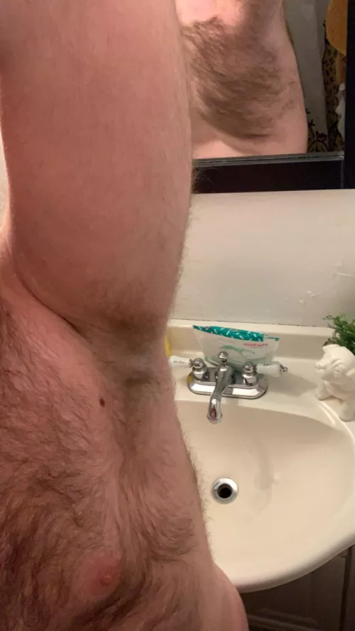 For those that like pits and back hair