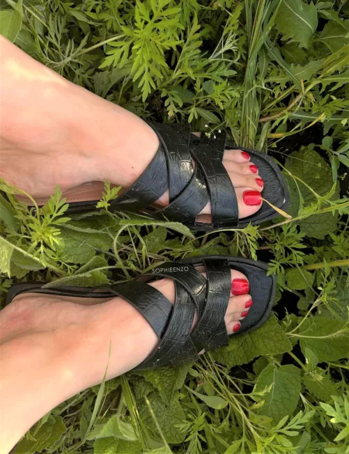 Go ahead and have a taste my sweet toes