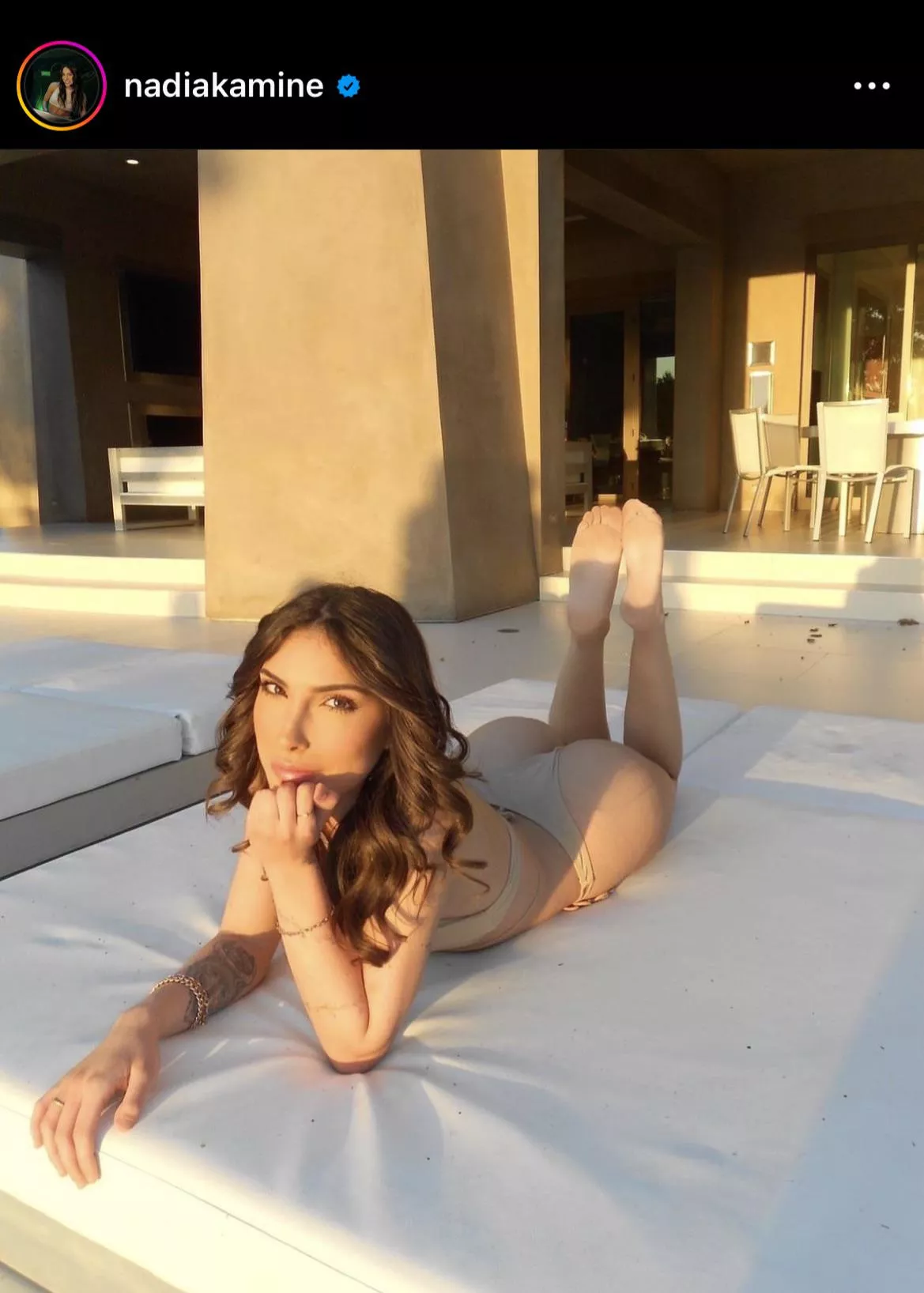 I don’t know if y’all hipped on streamer Nadiakamine but that ass lookin good asf in the pose 🤤