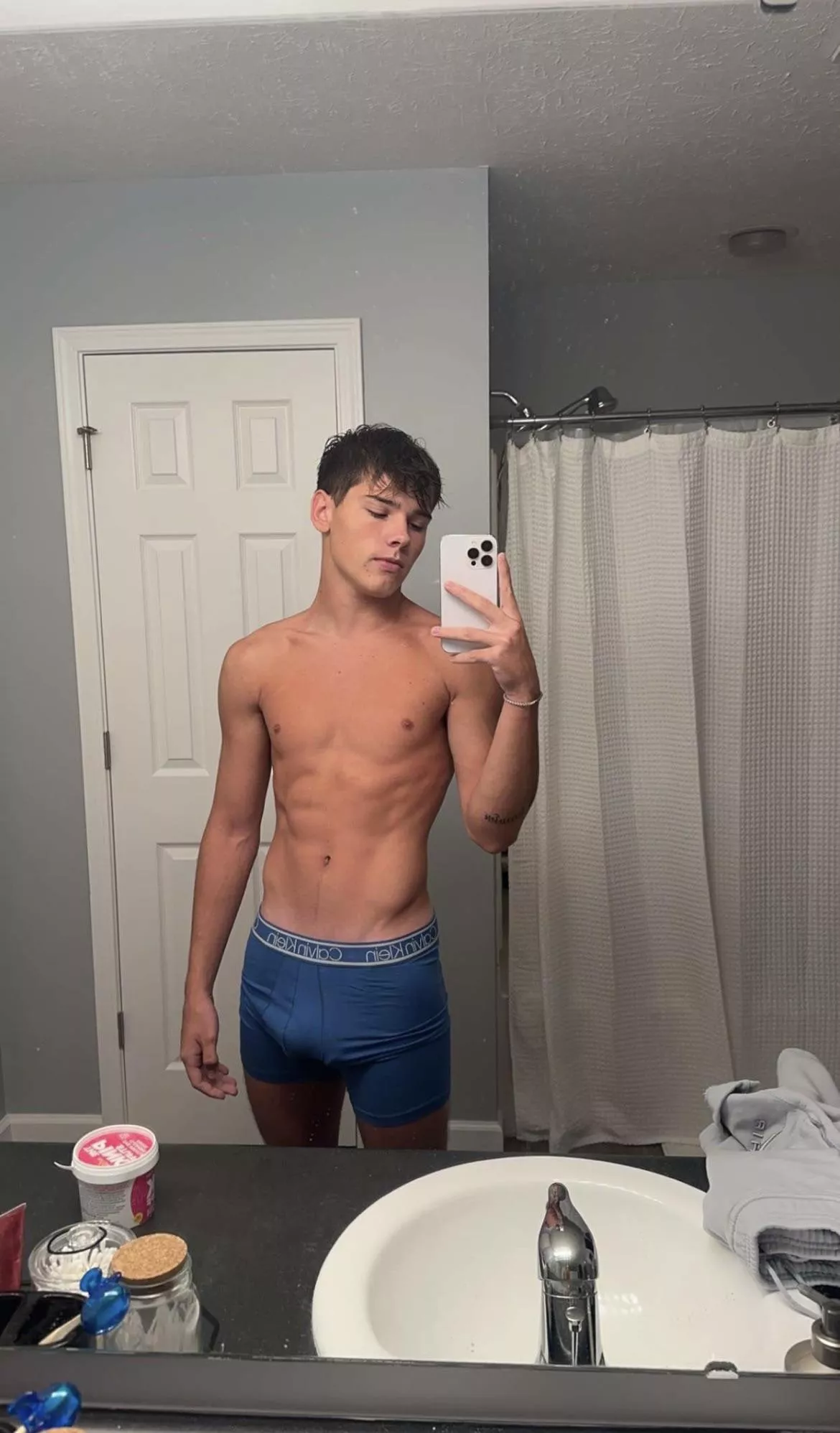 I know you want my calvin’s 😏