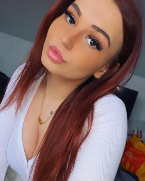 I want a male sub who is totally devoted to his Mommy Dom and ready to serve.