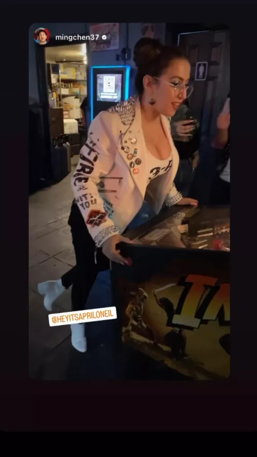 Jumping out on Instagram (. Y . )