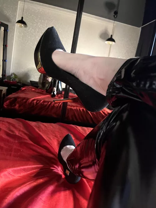 Pretty black heels