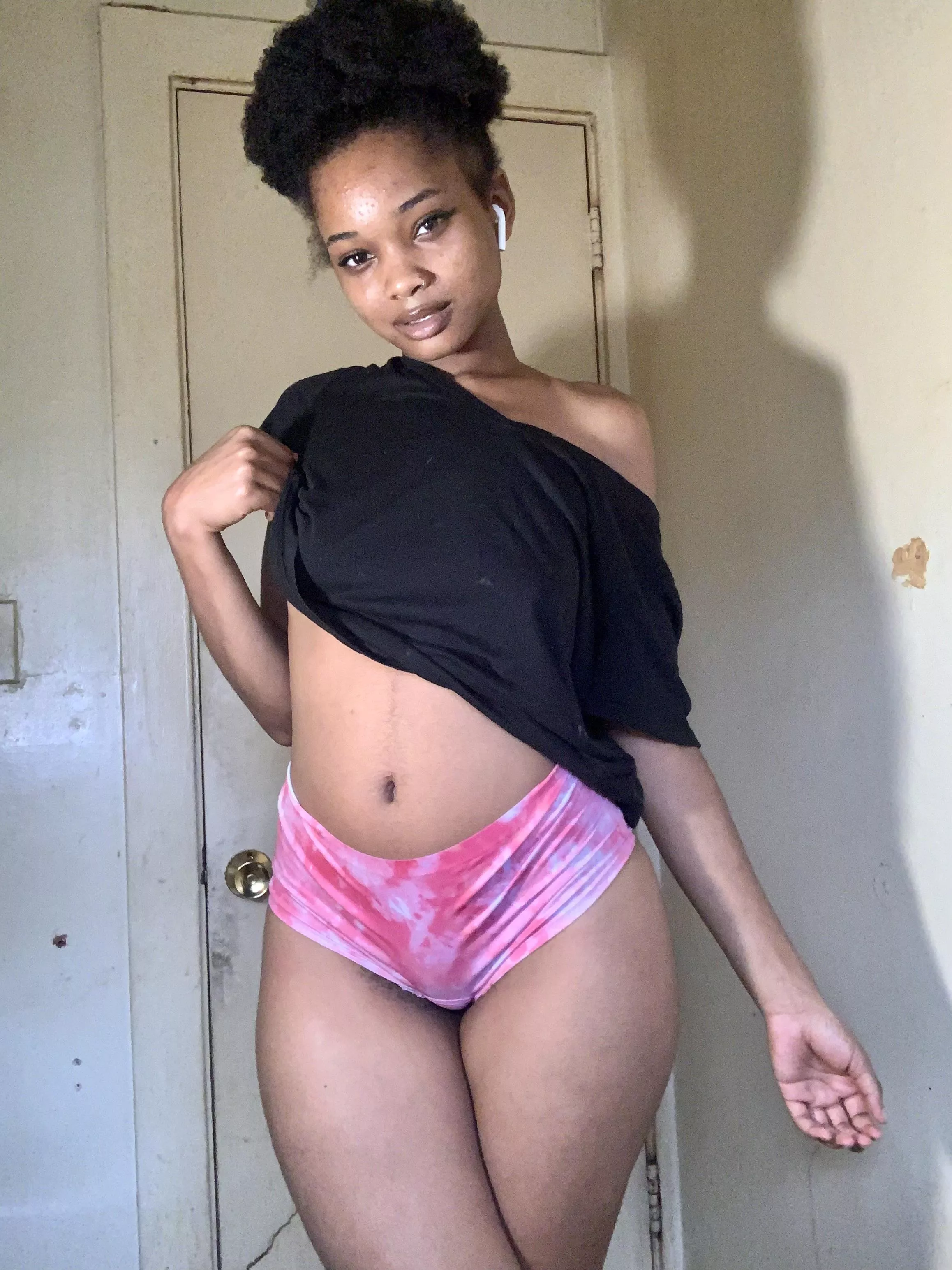 Proudly wearing my natural hair and body