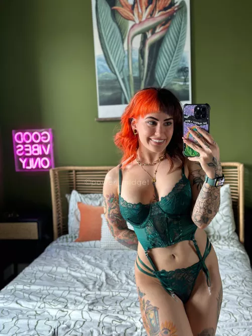 4ft 8’ and cute as a button 🥰