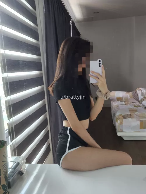 amateur asian girl here ~ teach me how to pose?