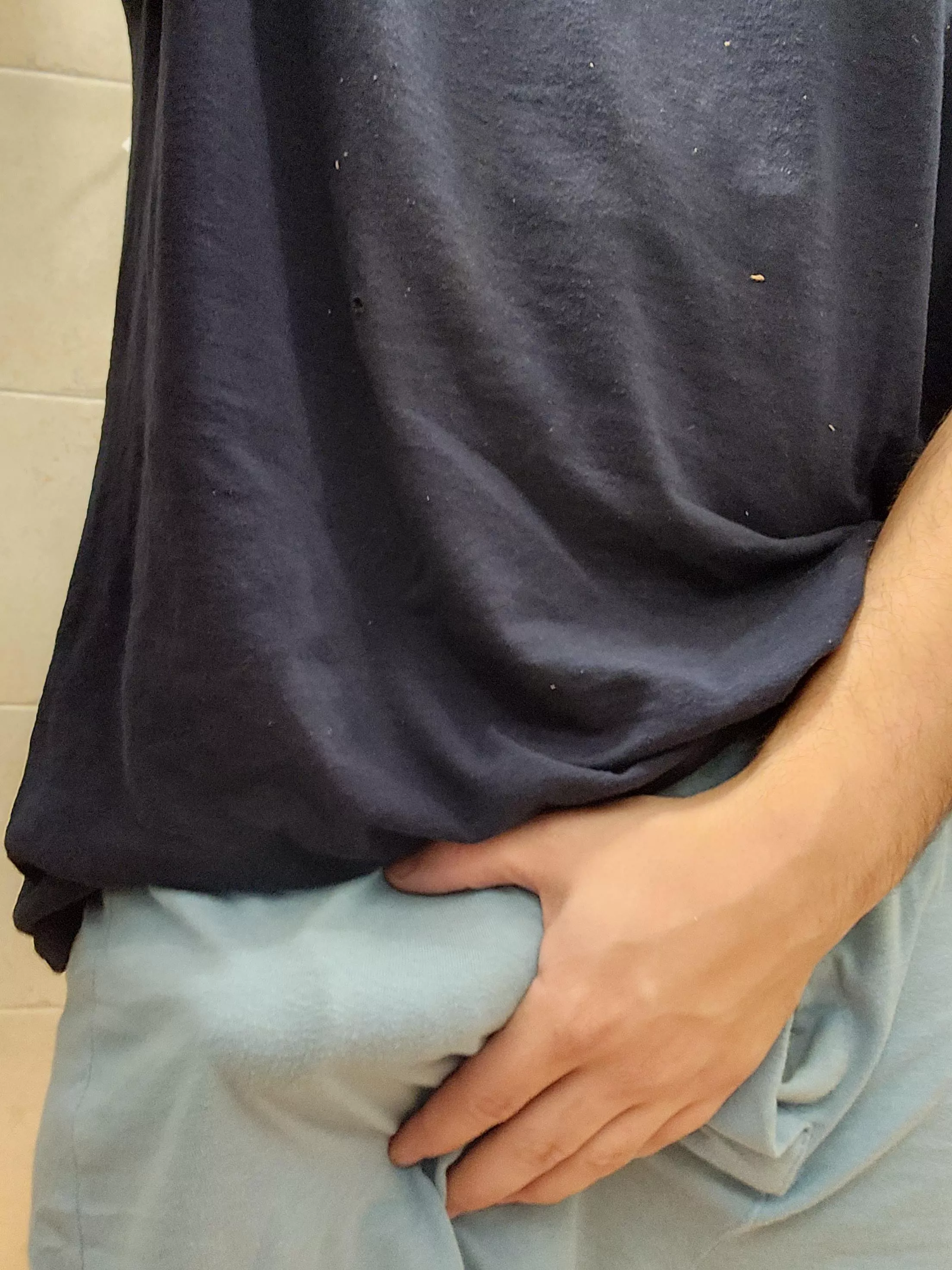 Exhausting night at work, who wants to help me relax by letting me cum down their throat?