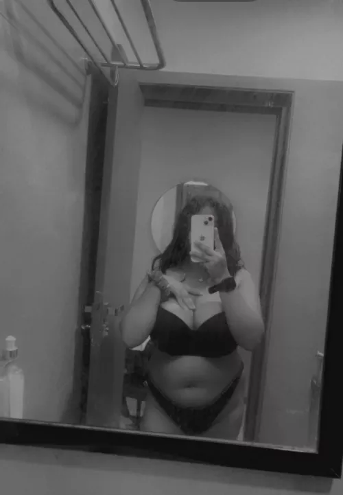 (F) Drunk Thoughts : “Am I The Only One Who’s Waiting For 9’O clock to Watch BIG BOSS & Satisfy My Kaleshii Side “ 🙂👍👍