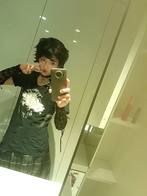 i look ok right＞＿＜？ i tried to post in my countrys forum but got ignored