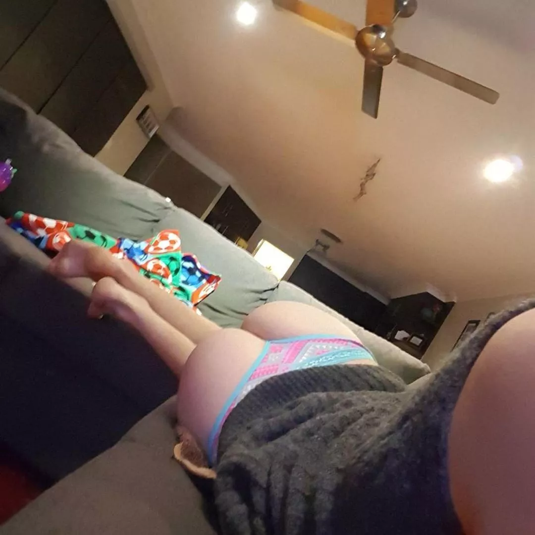 If we dated I'd be sending photos like this to you while you're at work.