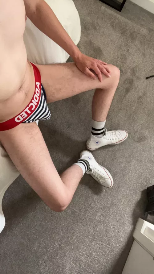 I’m feeling the jockstrap bulge and Converse look