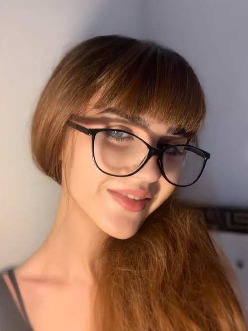 im just a cute nerd 🤓😻