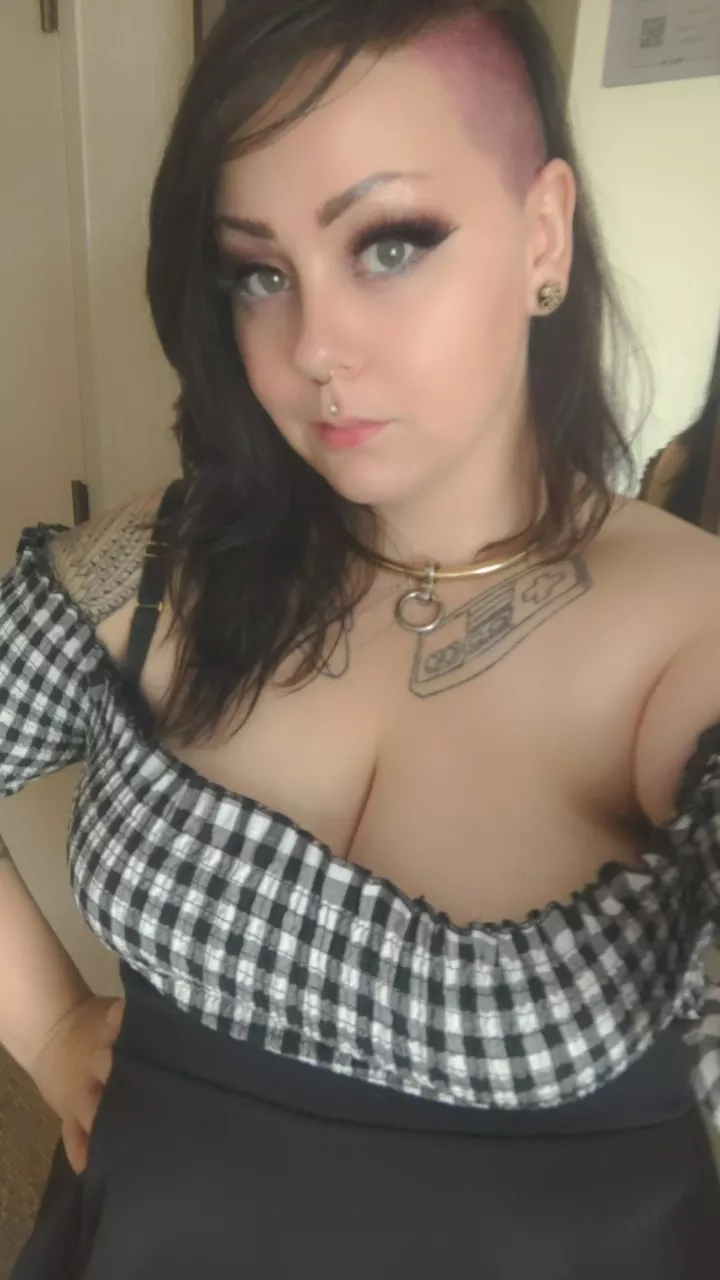 it's 103 out but I think I'm hotter 🔥