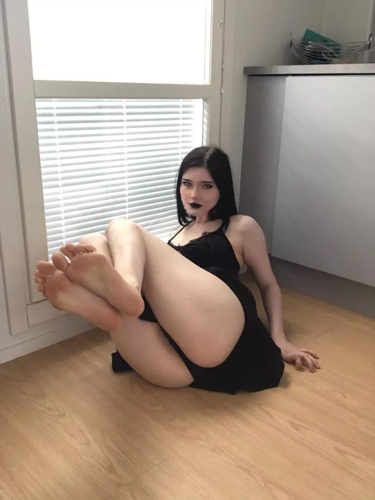 Kiss my procelain feetsies