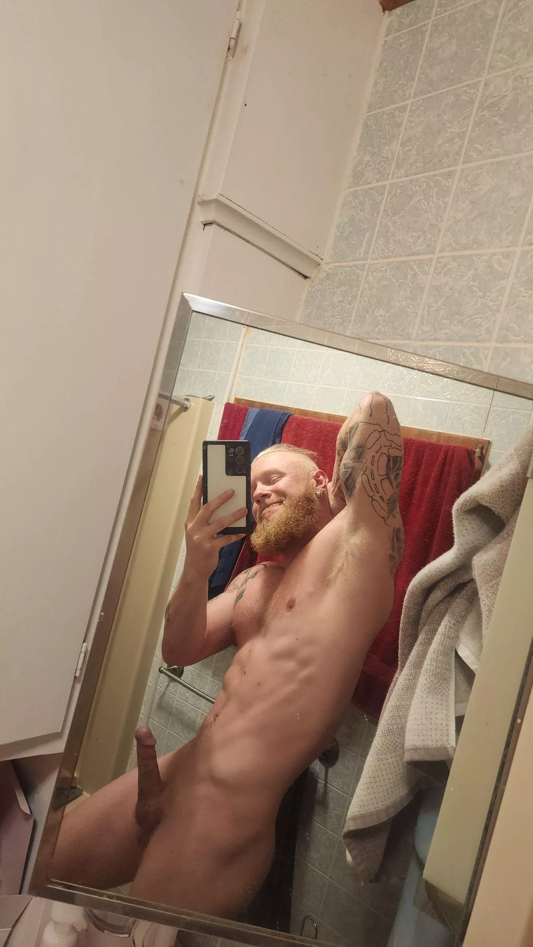 [M] tonight's lift has me a little stiff, anyone wanna give me a massage 🤪