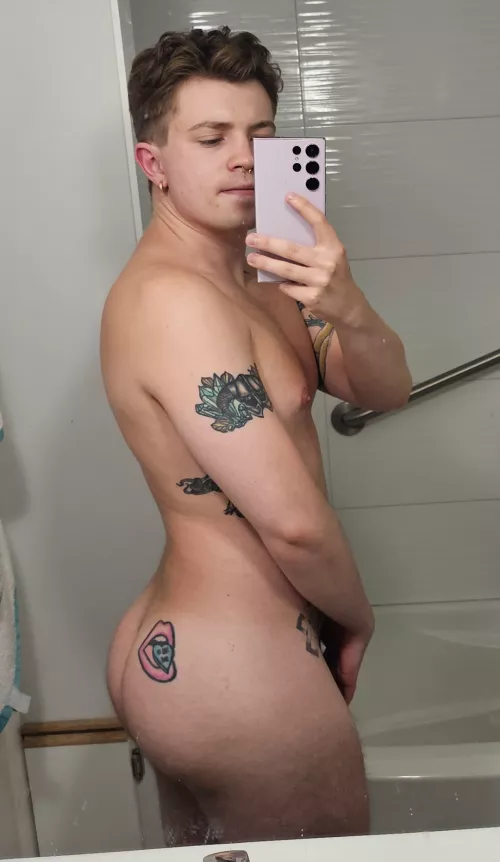 My ass looked too good not to share