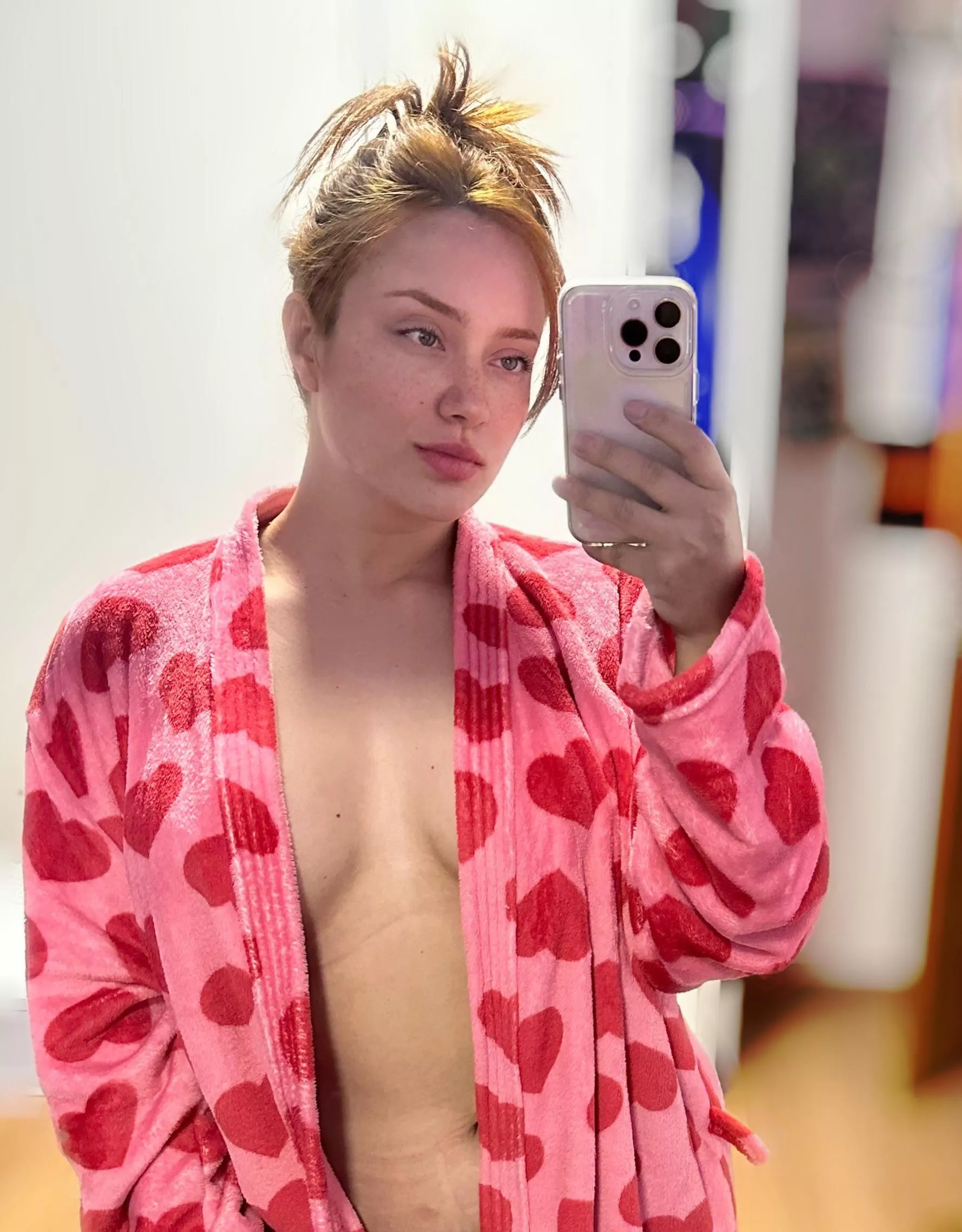 No makeup, no clothes, any problem for a 30 yrs woman?