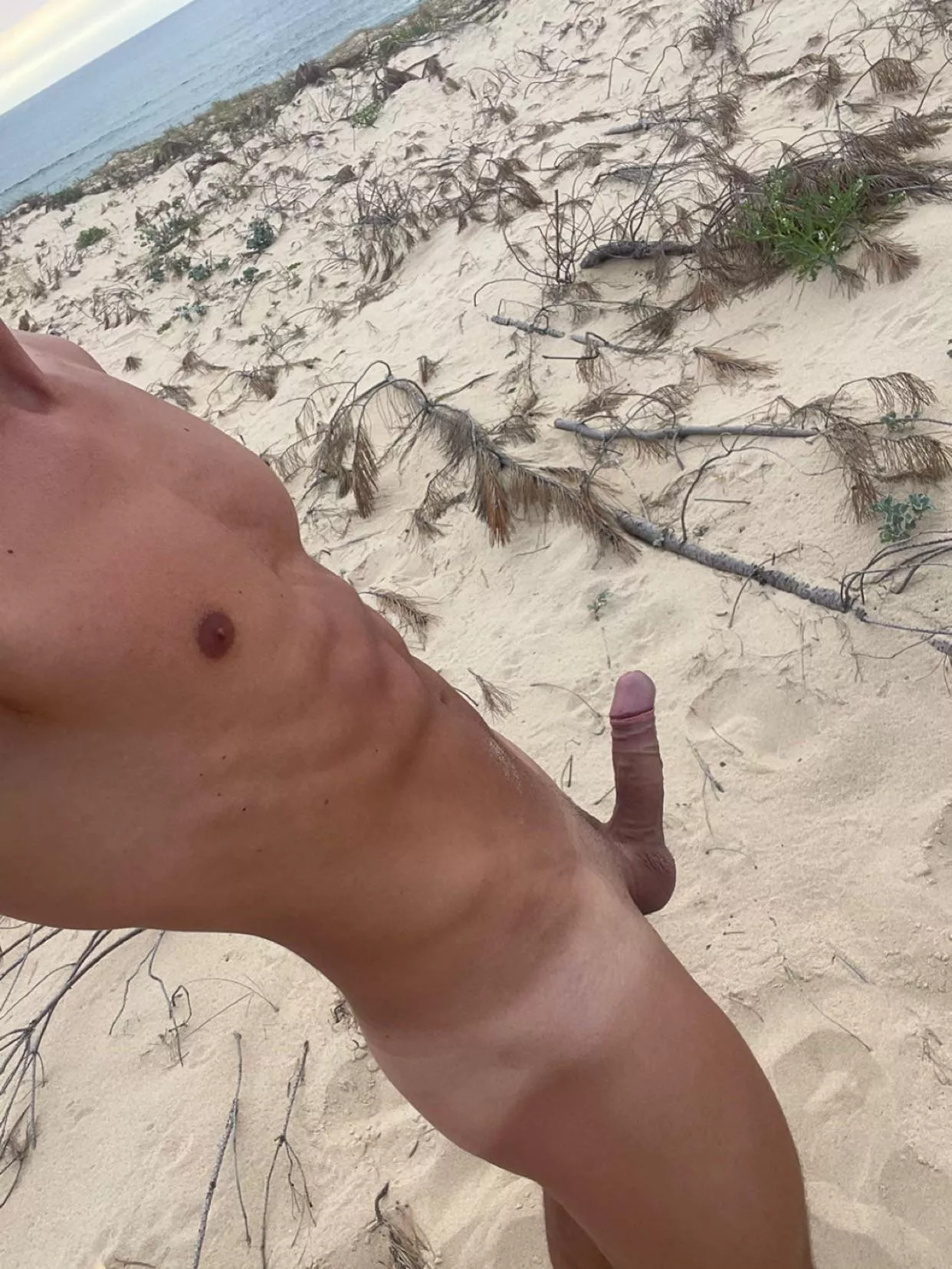 Standing up straight! Always focus on your posture 😉🤝🏽💙