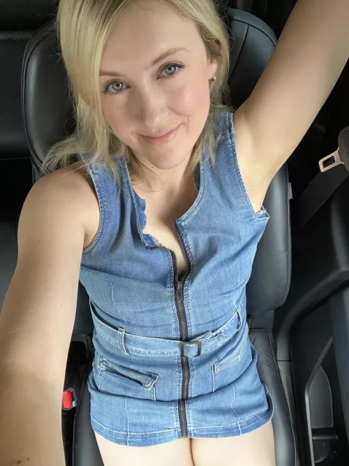 This zipper is fairly convenient