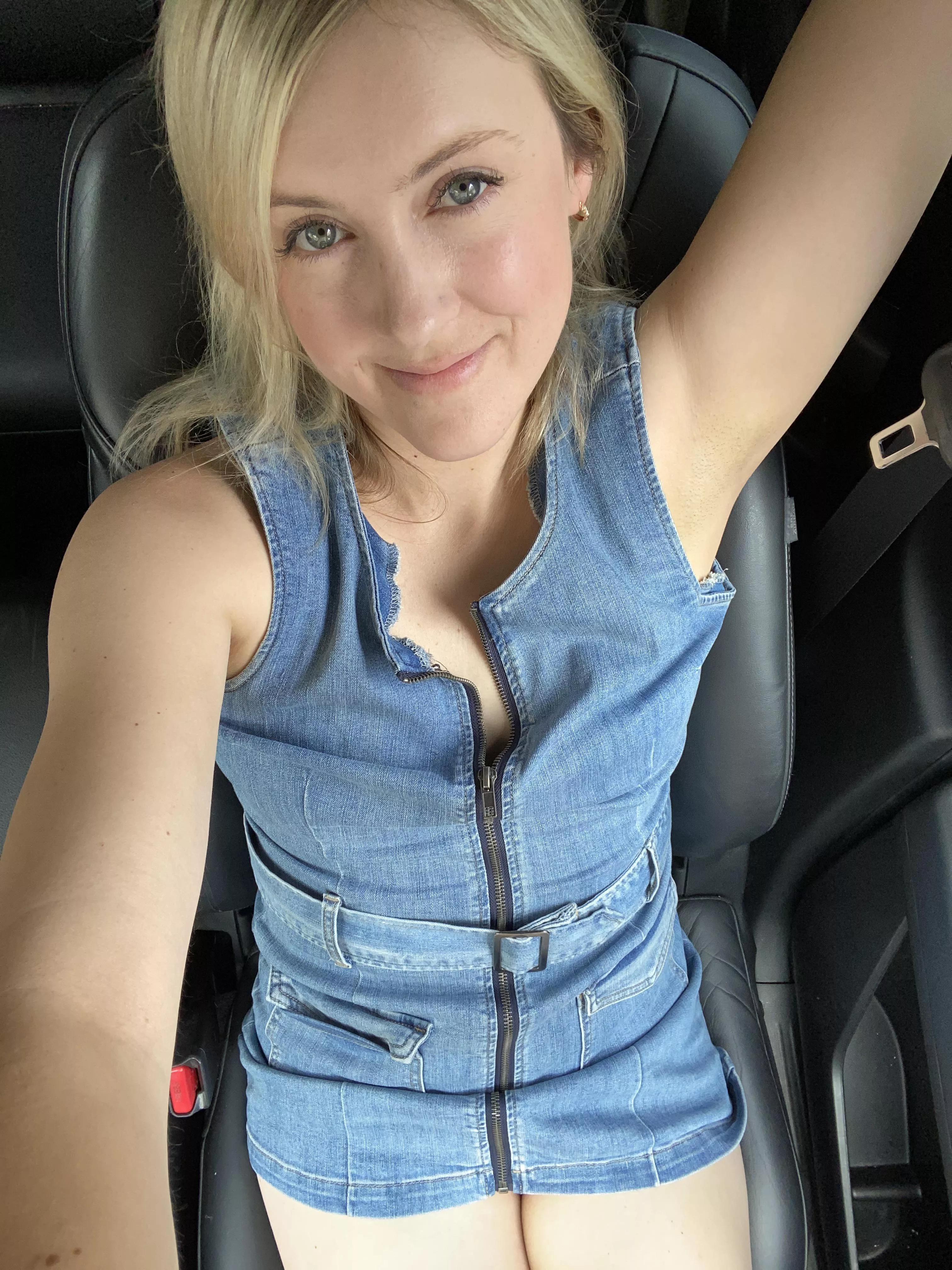 This zipper is fairly convenient