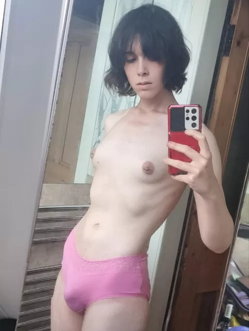 Uwu~ Femboy bulge is the best...