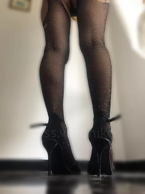 Your favourite view of this Goddess 🖤⛓️