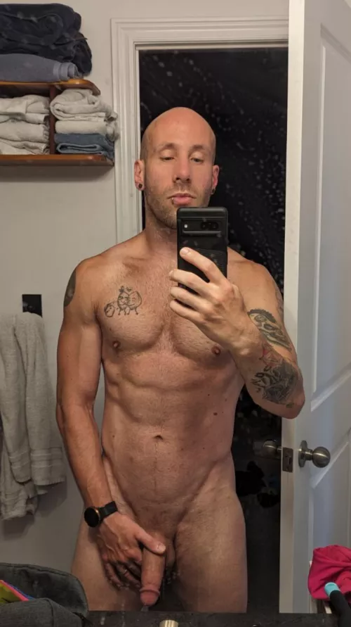 DILF 😍 my wife needs some help sucking my cock.. any helpers?😉