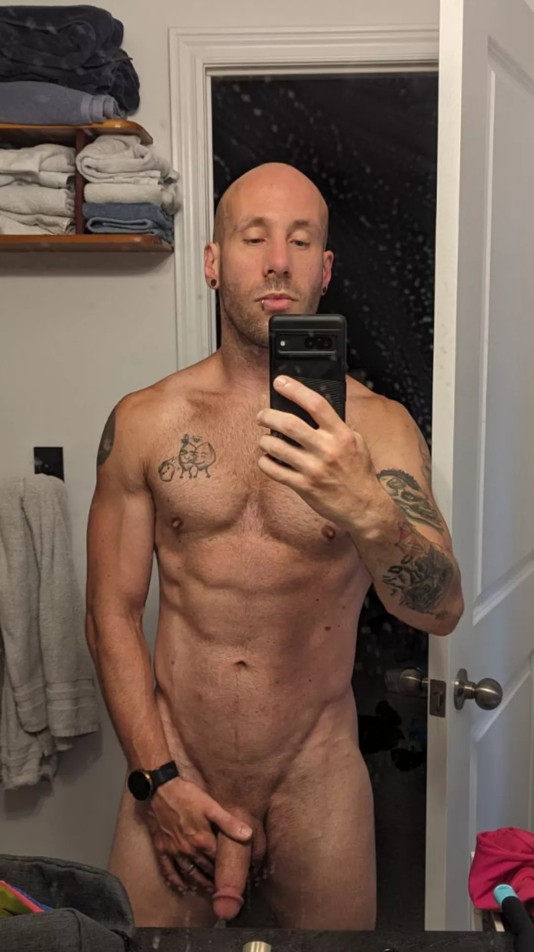 DILF 😍 my wife needs some help sucking my cock.. any helpers?😉