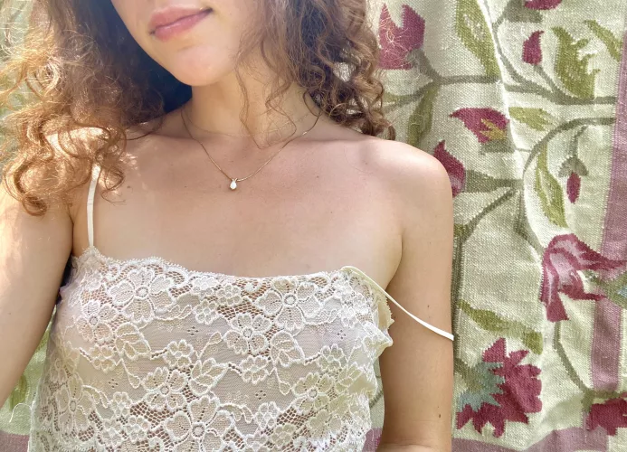 [F] just a girlie feelin rosy in her garden 🌸🪴🤭💕✨