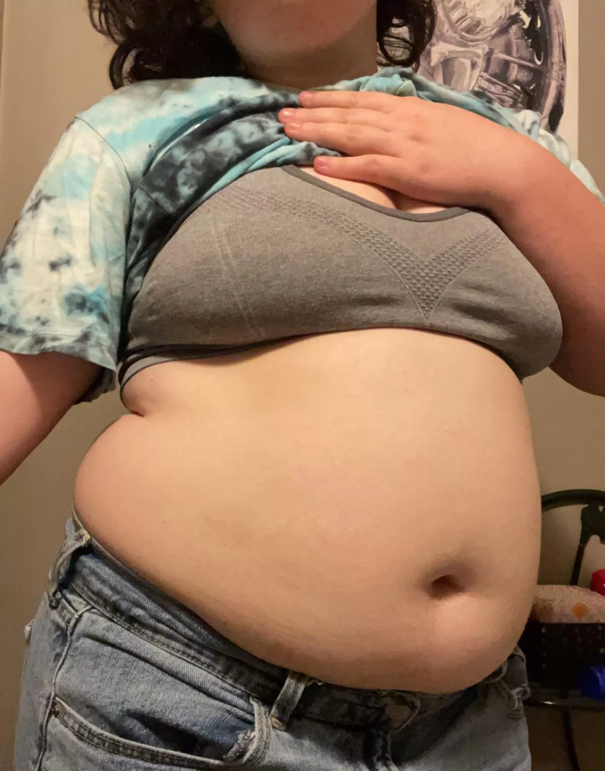 Heehee this angle really shows off my belly💕💕