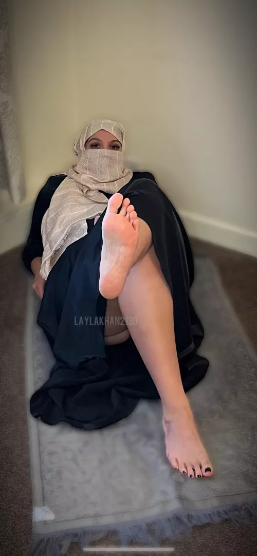 Hijabi Goddess Soles (F)