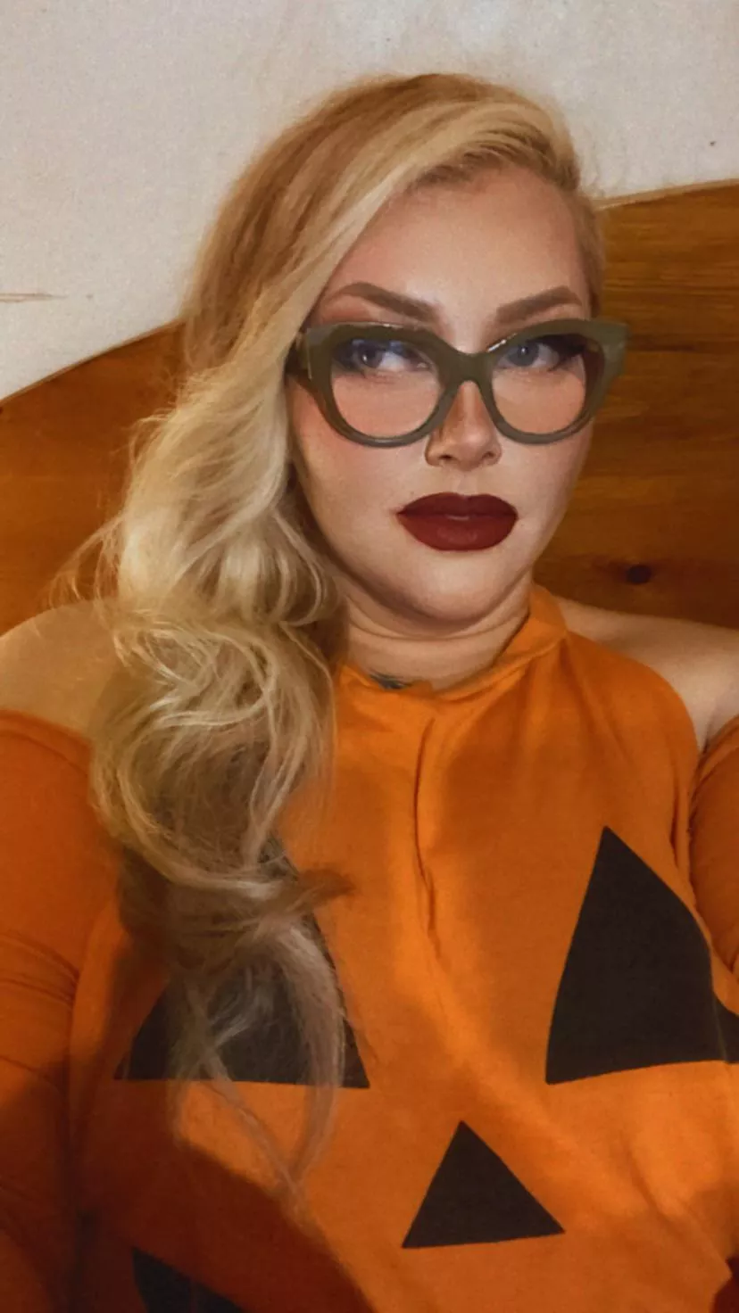 How do we feel about red lipstick?