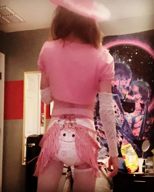 Howdy partner! I seem a bit lost, mind pointing me to the changing room?