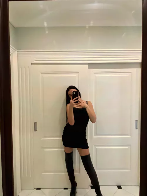 I can be your naughty wife