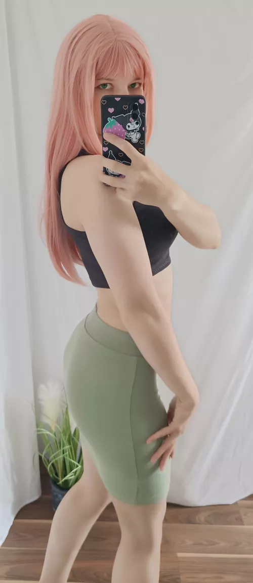 I love this skirt 💕 How's the color on me though?💕