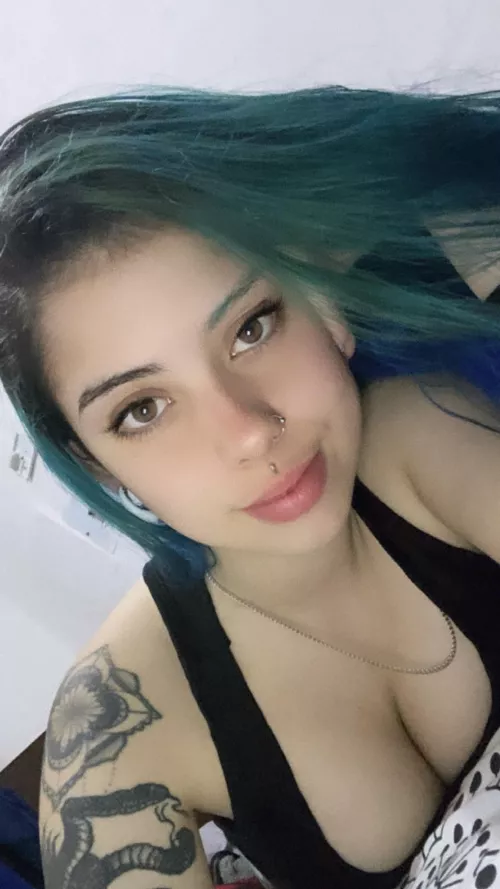 It'll look more sexier if you cover me with your cream😋