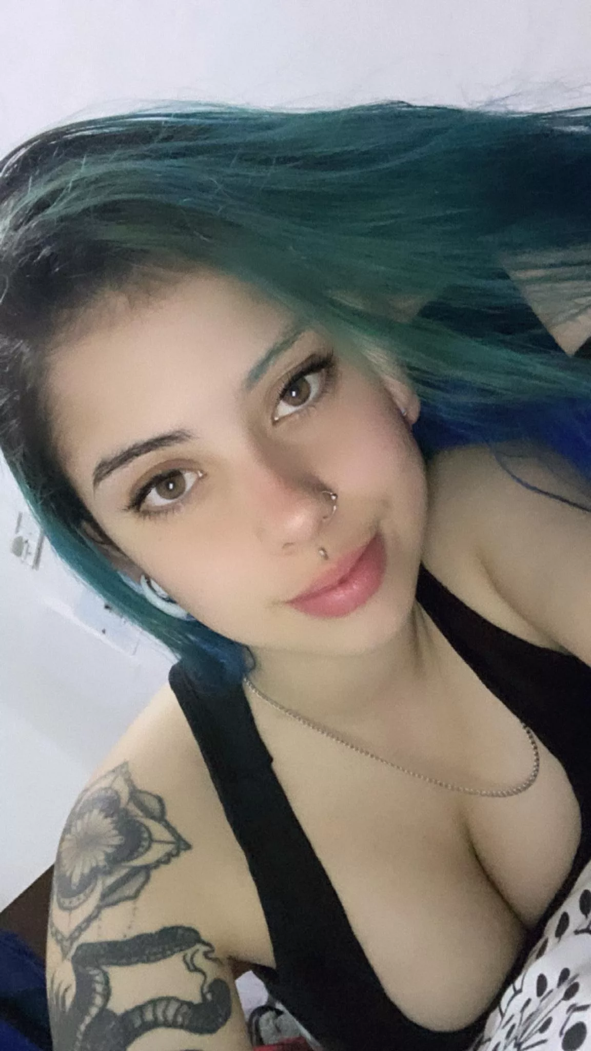 It'll look more sexier if you cover me with your cream😋