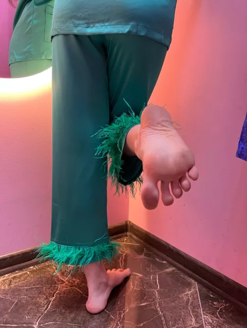 lick those feet until they're clean