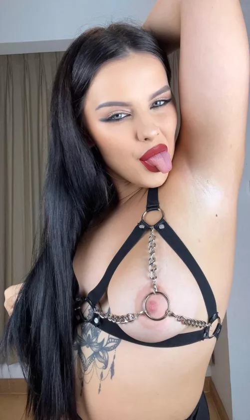 Mistress is taking new Slave, Sissy and beta applications below 👇