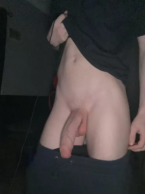 Need to tire myself out before bed anyone wanna help? 😈