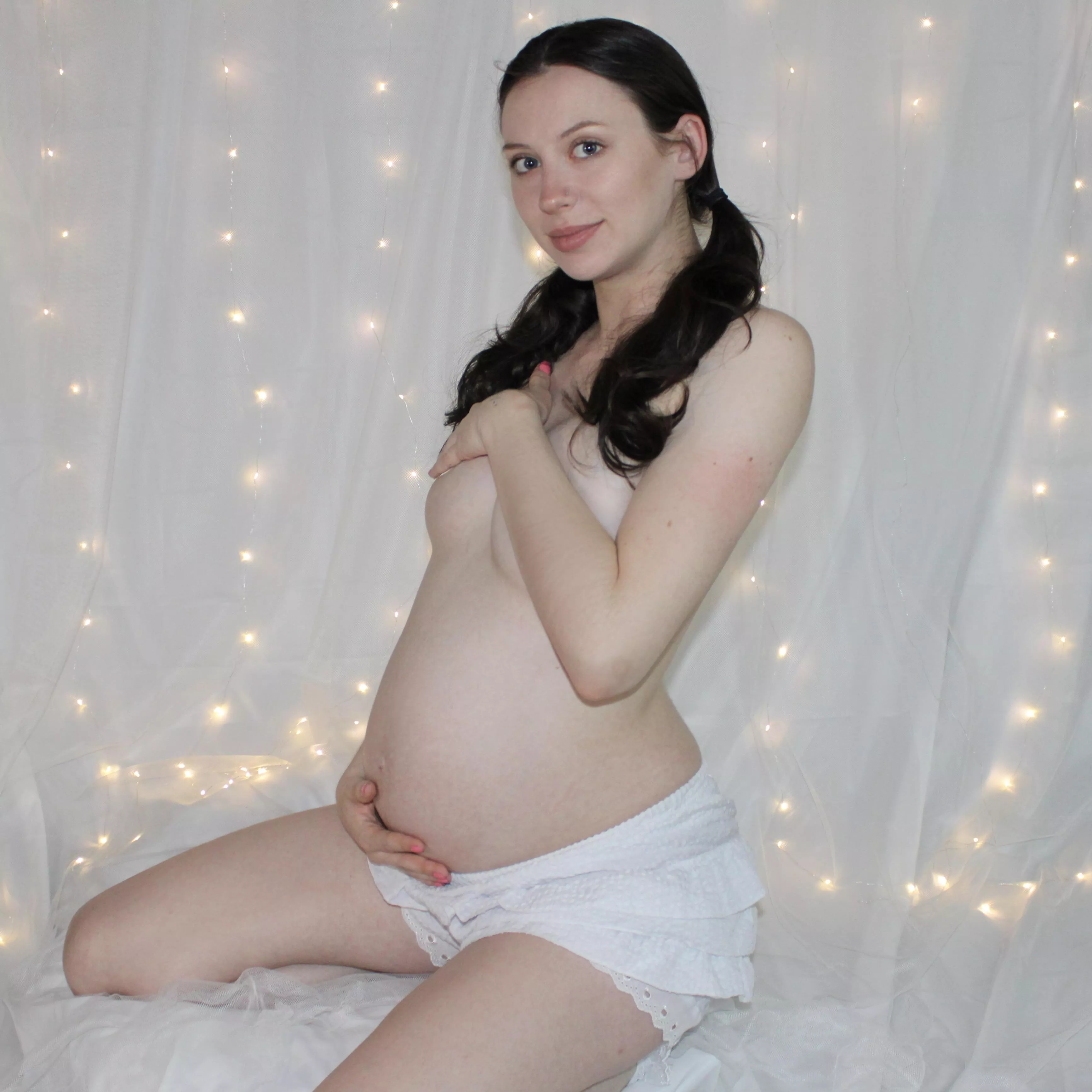 Showing off my bump, per usual