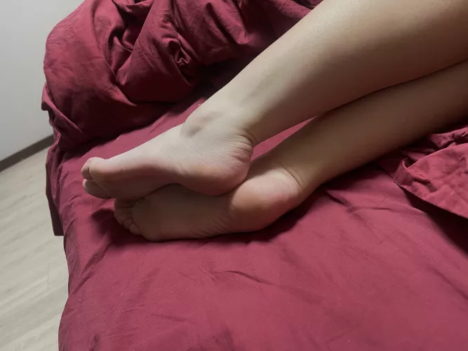 Something is missing between those wonderful feet