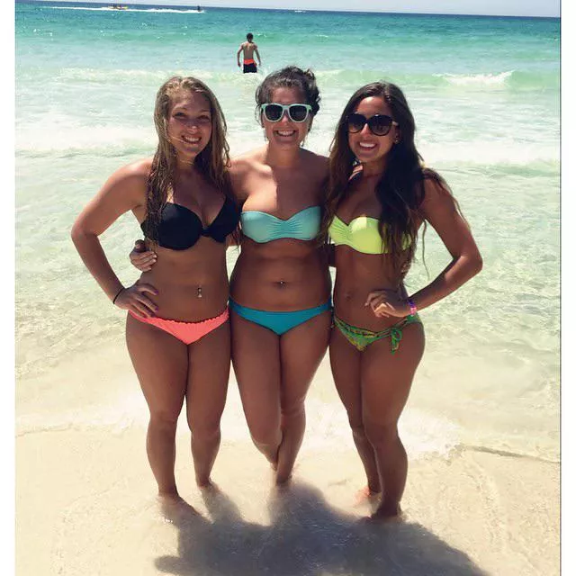 Thick beach babes