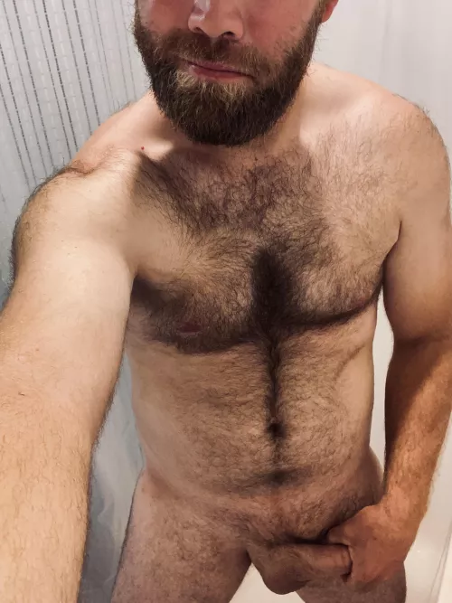 This shower has 2 shower heads…who wants to join this 6’5” dadbod?