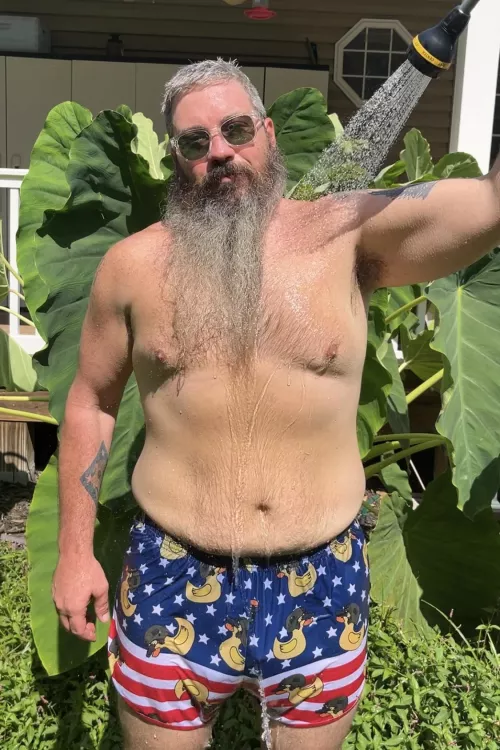 Thought I might mow today but it is too hot for that nonsense! 🥵