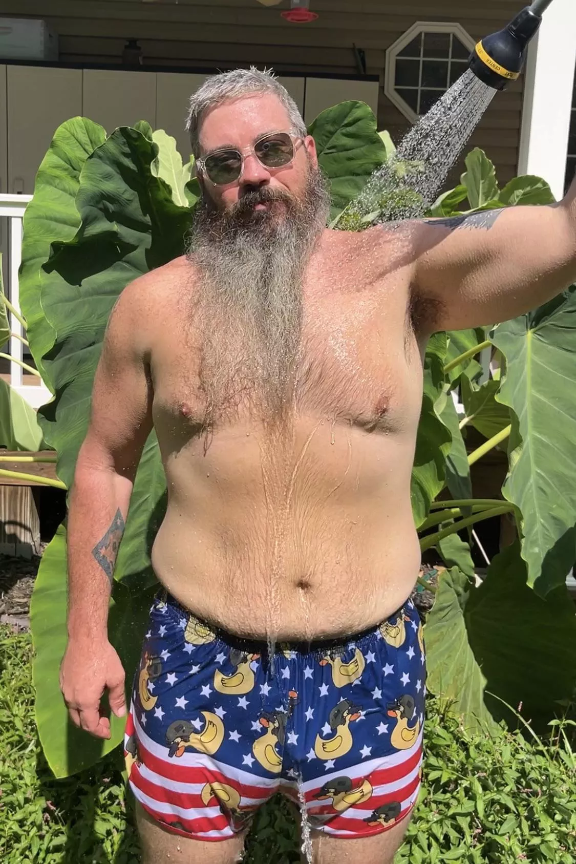 Thought I might mow today but it is too hot for that nonsense! 🥵