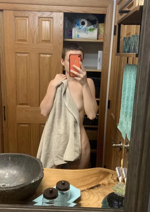 Wanna see what I’m hiding 😝