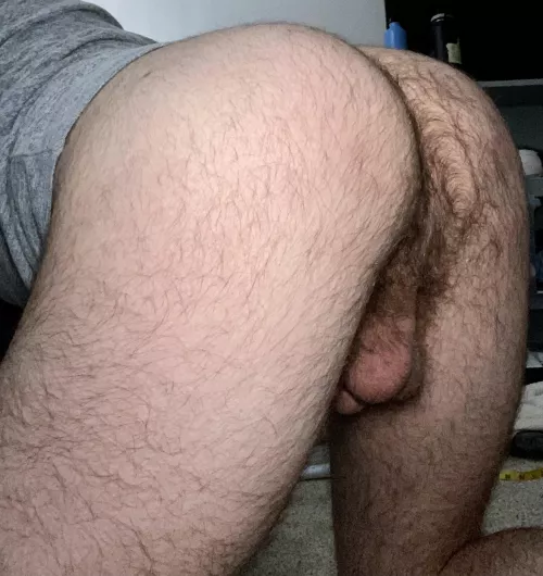 19 No one’s ever rimmed me before. Let’s change that? ;)